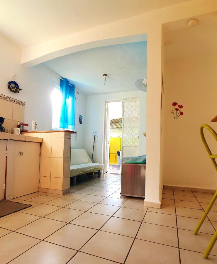 Maison Confortable A Sainte-Anne エクステリア 写真